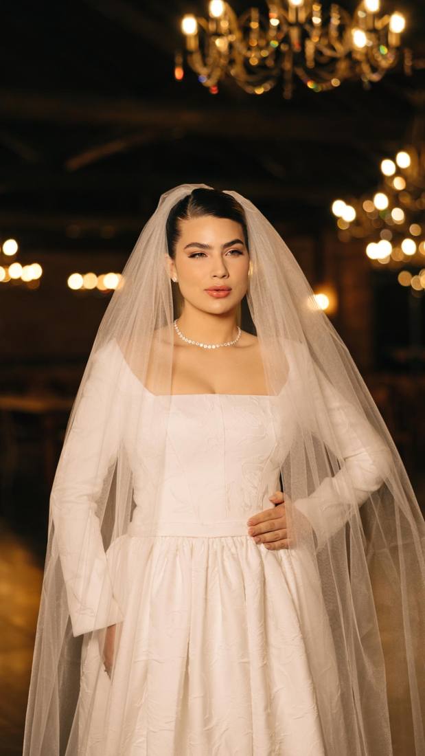 Vestido Martina — mangas longas e véu clássico